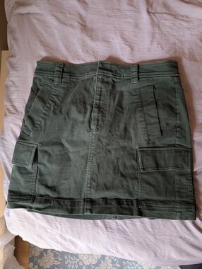LOFT Women's Size 10 Olive Green Utility Cargo Mini Skirt